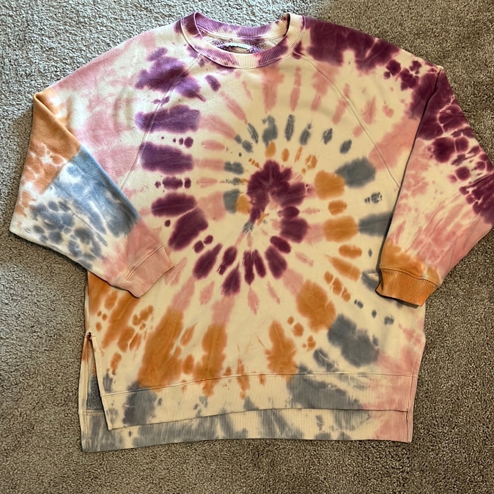 American Eagle tie dye sweatshirt. Amm-maxingly soft. Size M. Perfect condition